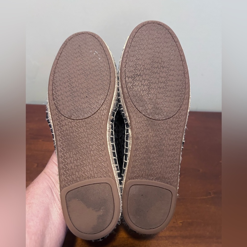 Elegant Black Lace Espadrilles - Picture 11 of 13